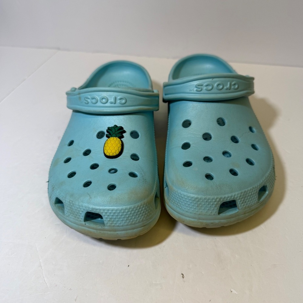 Crocs Classic Clogs Light Blue Aqua Women 8 Men 6 Pineapple Jibbitz Charm - Picture 9 of 9